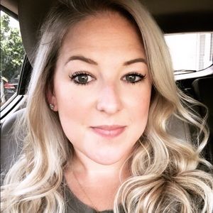 Meet your Posher, Courtney